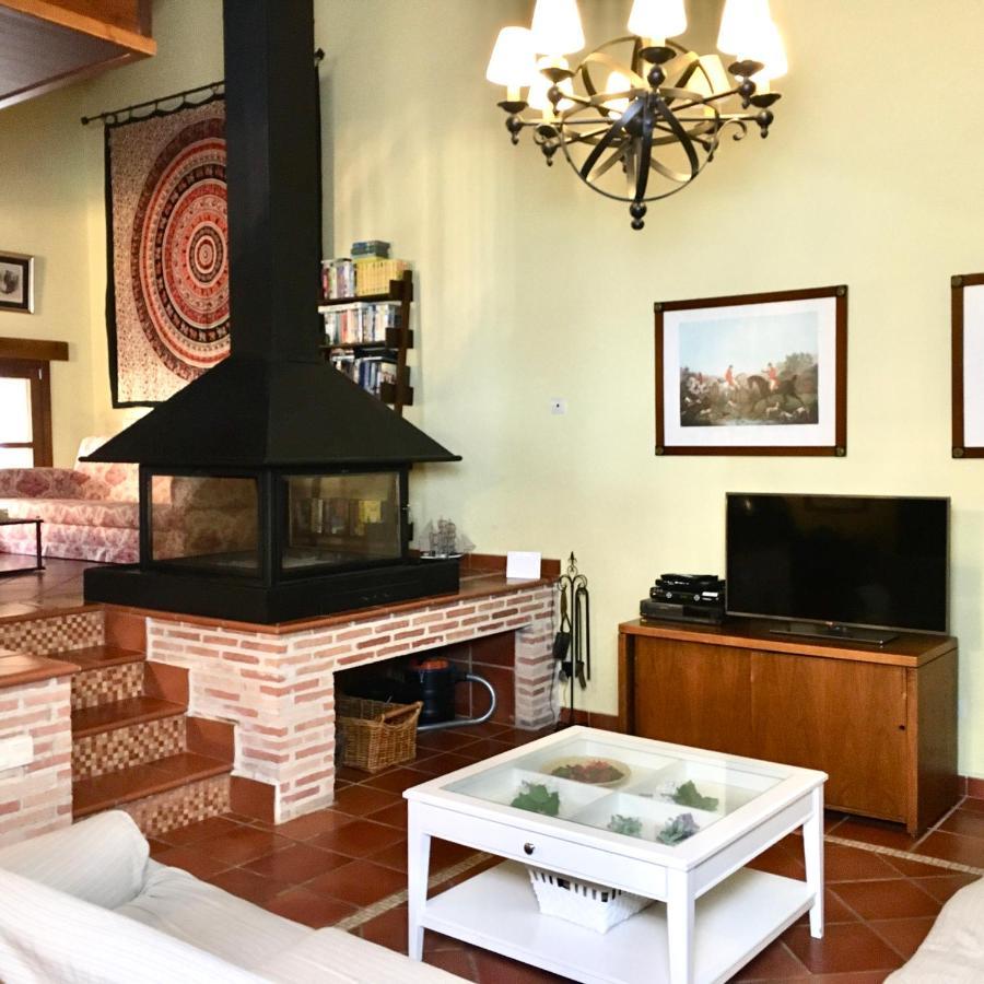 Casa Roble Guest House Almenara de Tormes Екстериор снимка