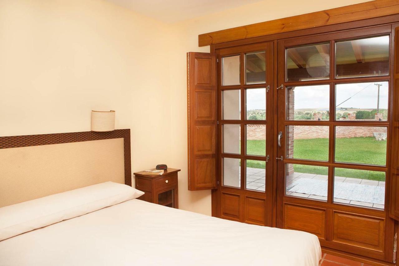 Casa Roble Guest House Almenara de Tormes Екстериор снимка