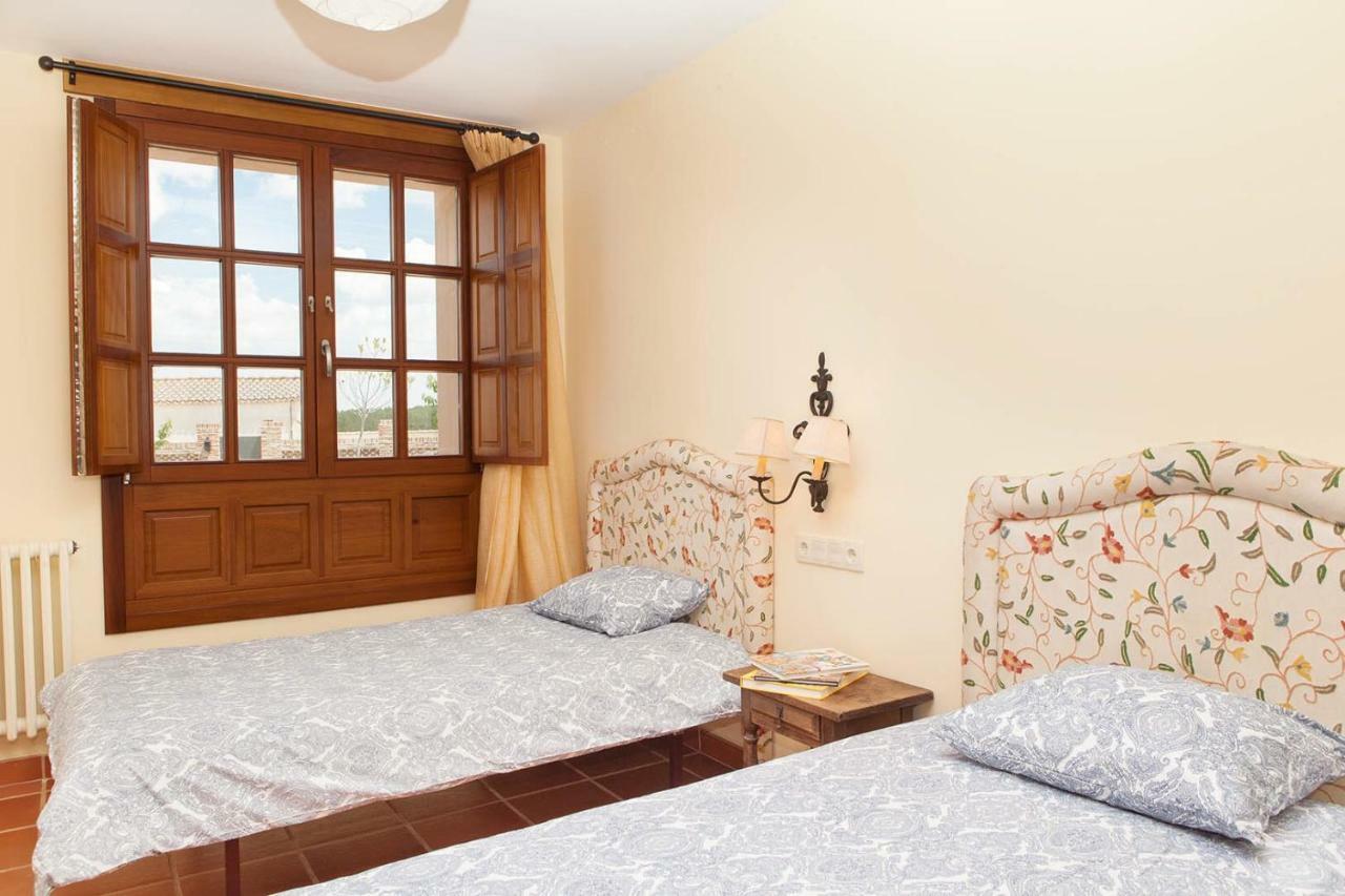 Casa Roble Guest House Almenara de Tormes Екстериор снимка